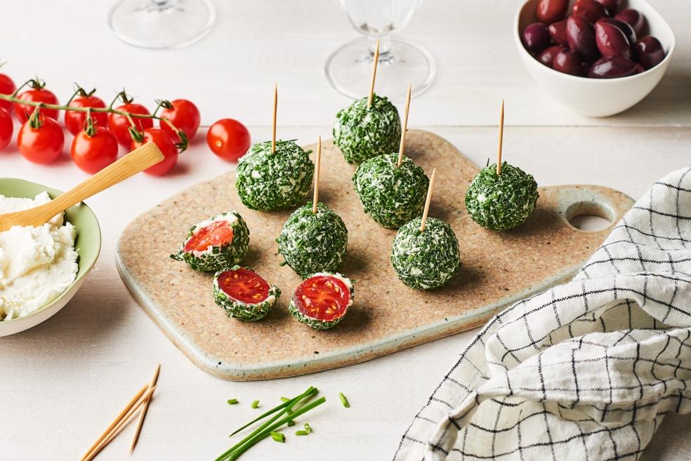 Billes de tomates cerises, fromage frais et ciboulette
