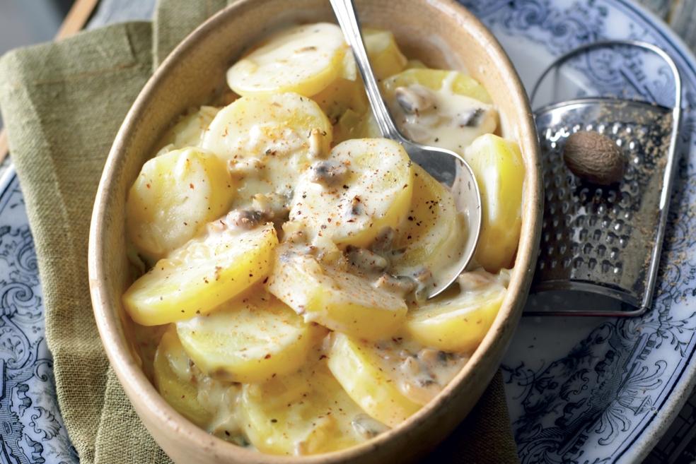 Pommes de terre à la béchamel et champignons