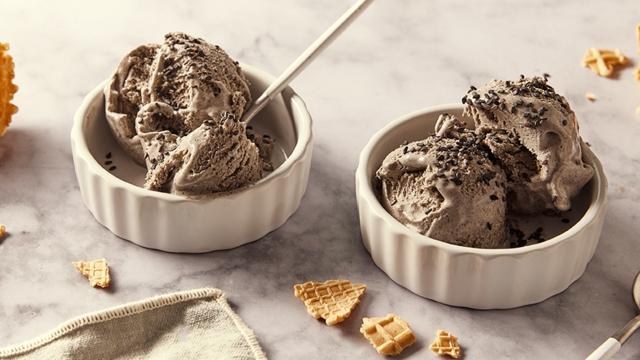 Glace au sésame noir