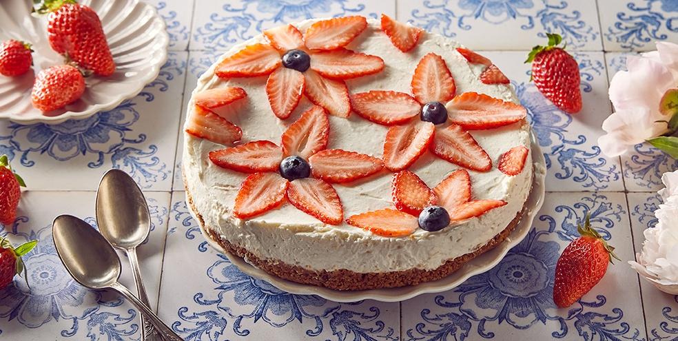 Cheesecake aux fraises fleuri