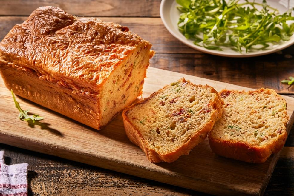 Cake à la roquette et aux tomates séchées
